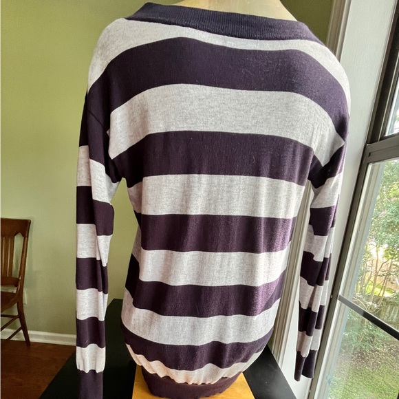 Vintage Gap Boyfriend Sweater with thick navy & light gray stripes-Adult Small - Picture 5 of 16
